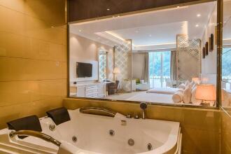 The Golden Crown Hotel