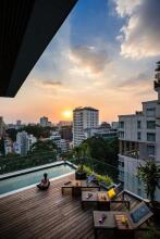 Au Lac Legend Hotel