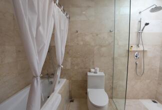 Legian Beach Hotel