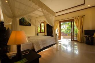 Arya Amed Beach Resort
