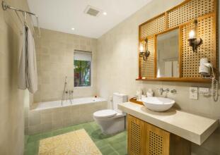 Fourteen Roses Boutique Hotel Legian