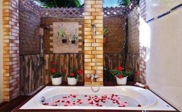 Golden Coast Resort & Spa
