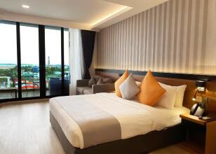 Triton Prestige Seaview & Spa