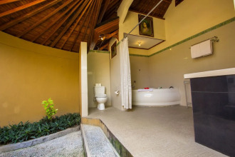Arya Amed Beach Resort