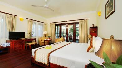 Golden Coast Resort & Spa