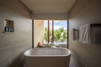 Dusit Princess Moonrise Beach Resort Phu Quoc
