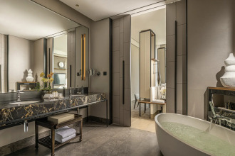 Four Seasons Hotel Bangkok At Chao Phraya River