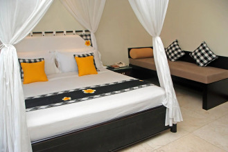 Legian Beach Hotel