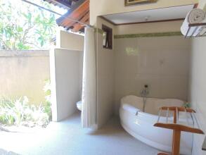 Arya Amed Beach Resort