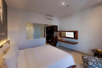 Fourteen Roses Boutique Hotel Legian