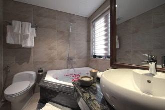 Monarque Hotel Danang