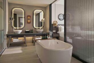 Crowne Plaza Phu Quoc Starbay