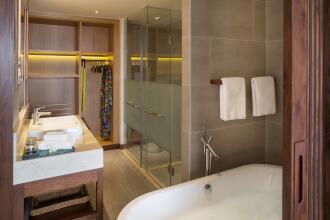 Dusit Princess Moonrise Beach Resort Phu Quoc