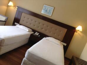 Devon Hotel