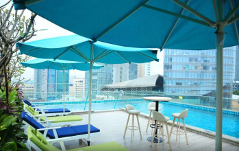 Au Lac Charner Hotel