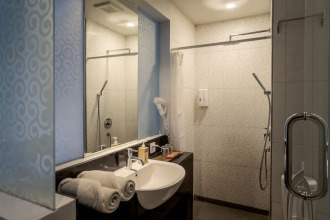 Fourteen Roses Boutique Hotel Legian