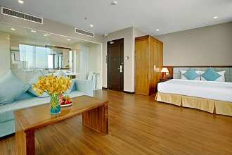 Yarra Ocean Suite Danang