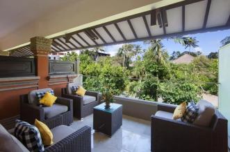 Legian Beach Hotel