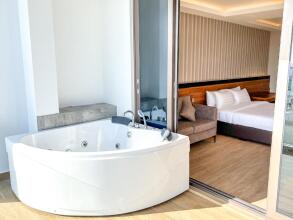 Triton Prestige Seaview & Spa
