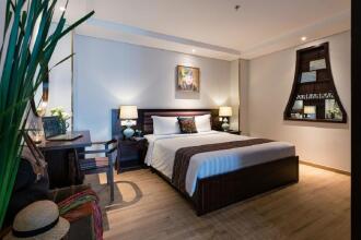 Au Lac Legend Hotel