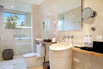 Legian Beach Hotel