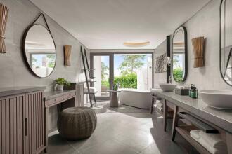 Crowne Plaza Phu Quoc Starbay
