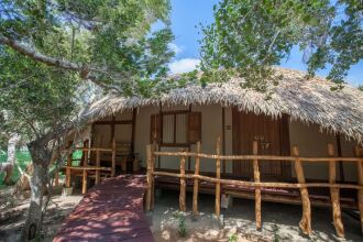 Uga Chena Huts