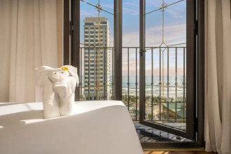 Golden Lotus Luxury Hotel Danang