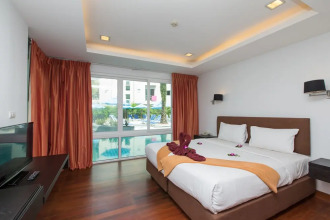 The Palms, Kamala Beach