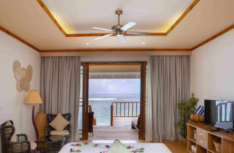 Brennia Kottefaru Maldives