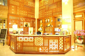 Au Lac Charner Hotel