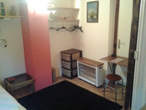 Studio In Belgrade With Wonderful City View Enclosed Garden And Wifi 2 Km From The Beach