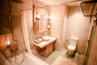 Fourteen Roses Boutique Hotel Legian