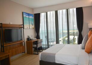 Triton Prestige Seaview & Spa