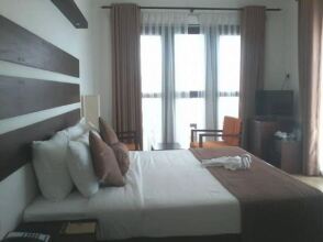 Avenra Beach Hikkaduwa