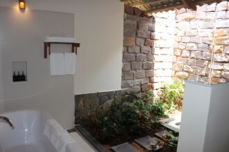 Camia Resort & Spa