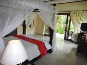 Arya Amed Beach Resort