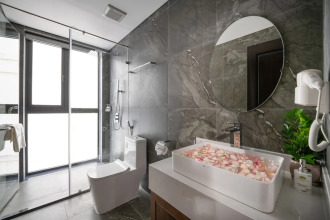 Golden Lotus Luxury Hotel Danang