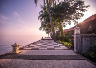 Nugraha Lovina Seaview Resort & Spa