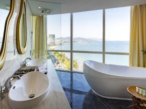 Diamond Bay Hotel Nha Trang