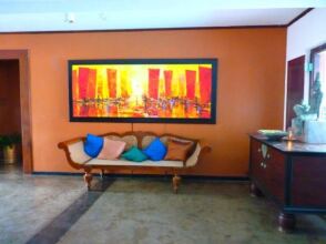 Coral Sands Hotel