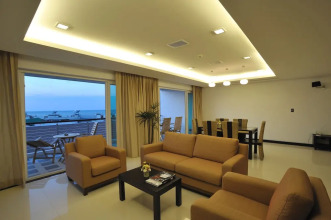 The Palms, Kamala Beach