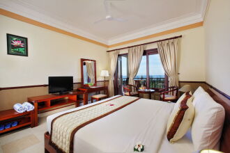 Golden Coast Resort & Spa