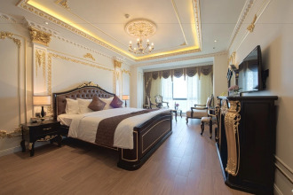 Monarque Hotel Danang