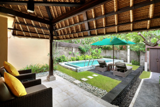Legian Beach Hotel