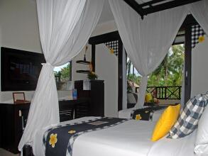 Legian Beach Hotel