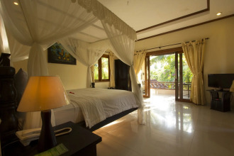 Arya Amed Beach Resort