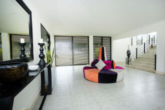 Green Turtle Villa By The Serendipity Collection