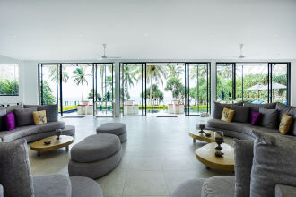 Green Turtle Villa By The Serendipity Collection