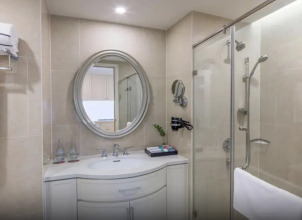 Melia Vinpearl Nha Trang Empire